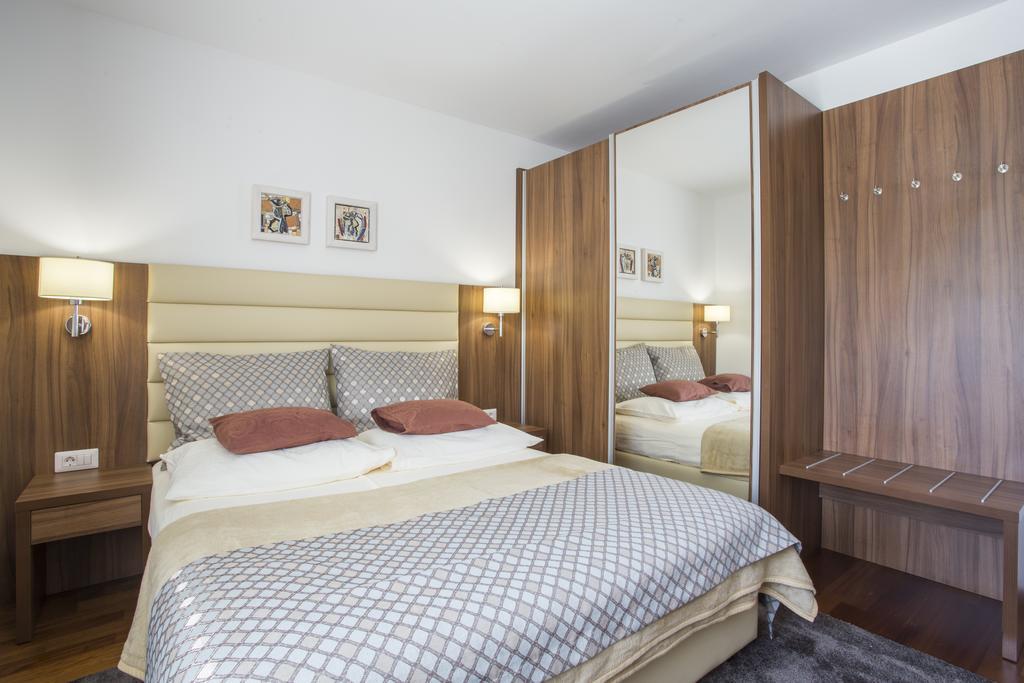Residence Villa Karda Пореч Екстер'єр фото