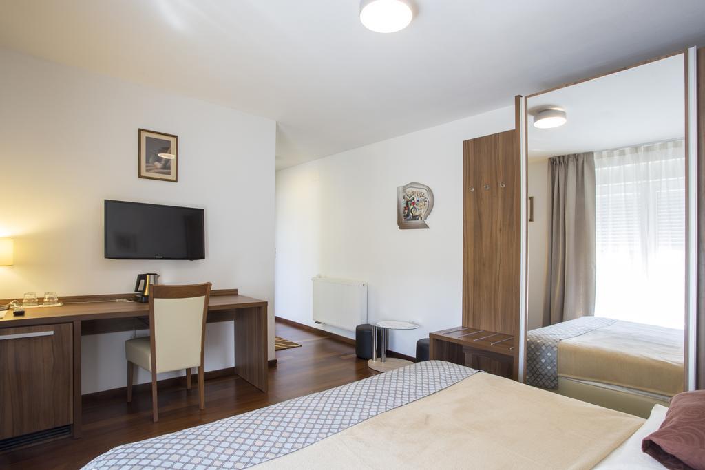 Residence Villa Karda Пореч Екстер'єр фото